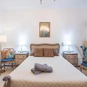 Gasthuis Close To Airport - Private With Private Bathroom Adults Only, Gudja